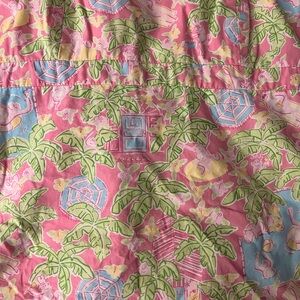 Adorable Lilly Pulitzer beachy top.